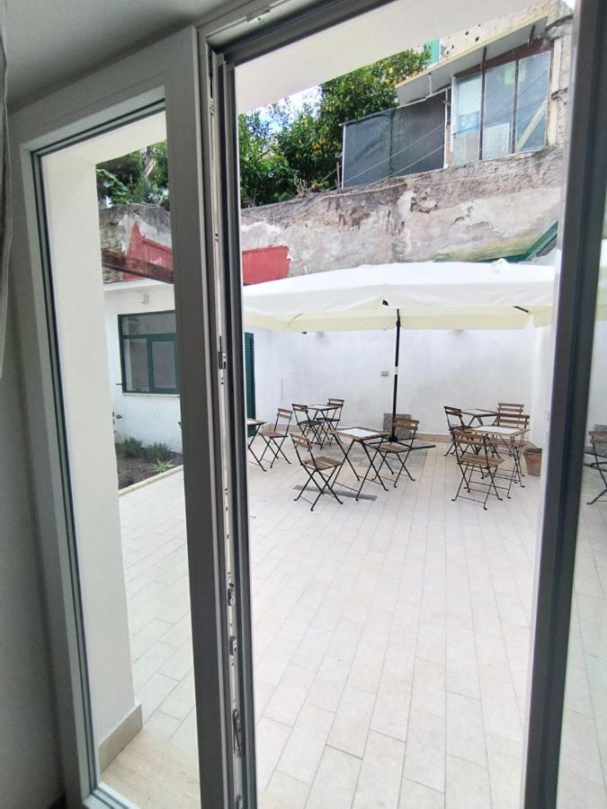 La Puteca Bed & Breakfast Napoli Bagian luar foto