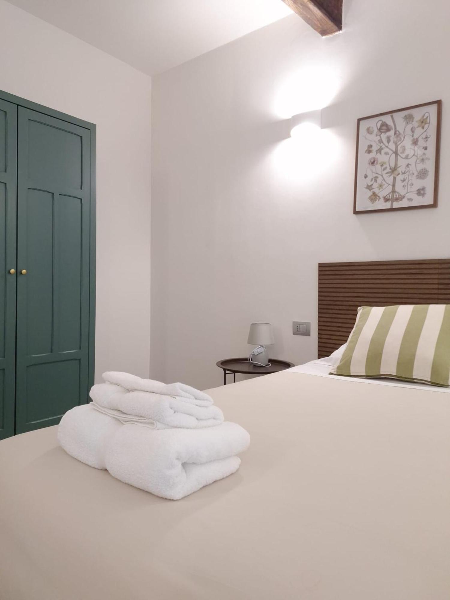 La Puteca Bed & Breakfast Napoli Bagian luar foto