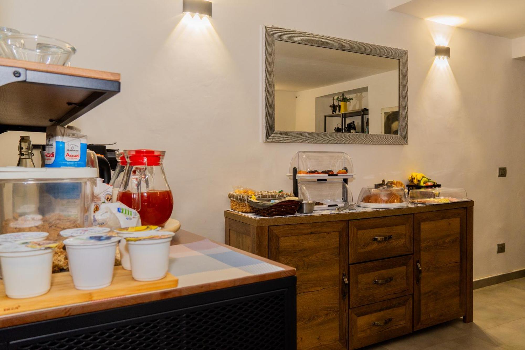 La Puteca Bed & Breakfast Napoli Bagian luar foto